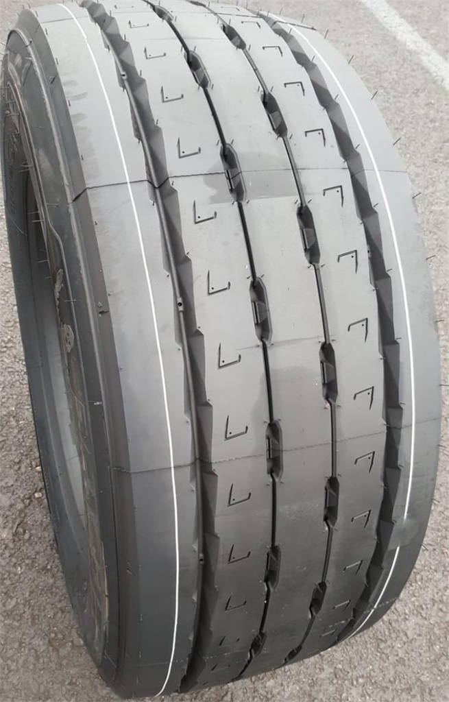 215/75R17.5 136/134J MICHELIN X MULTI